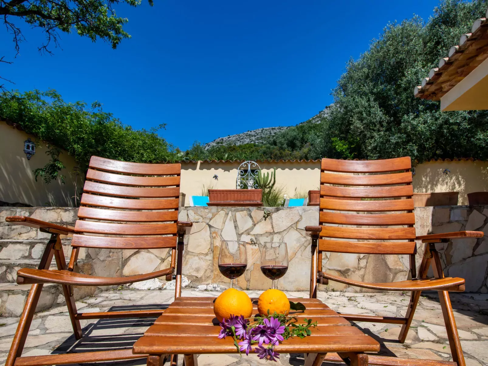 Villa Mandana-Outside