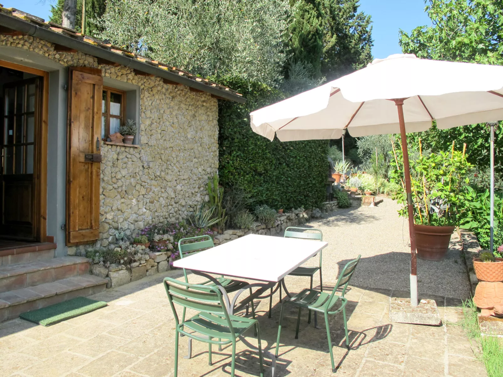 Il Crocino II-Outside