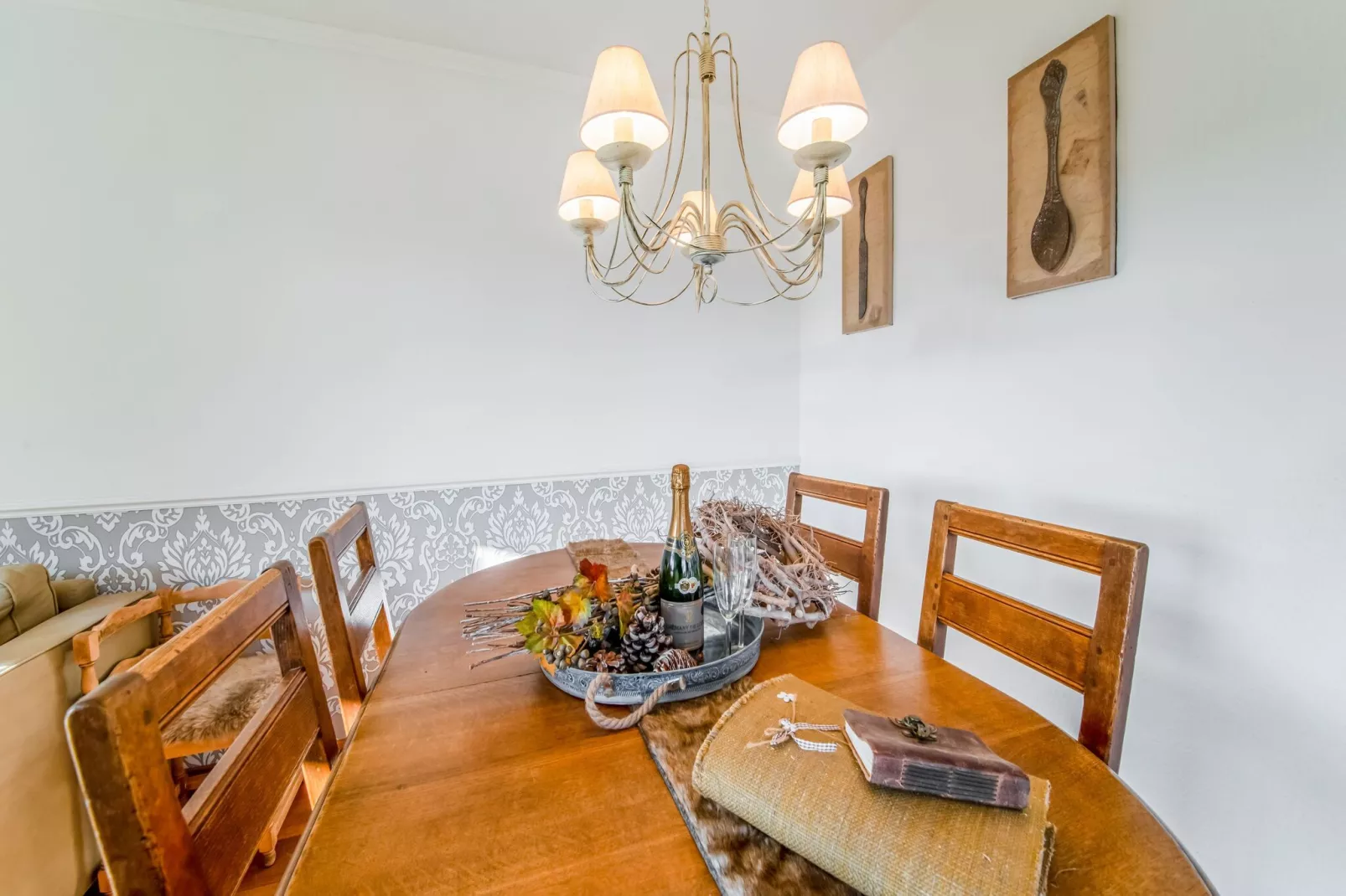 Cottage 89-Dining room