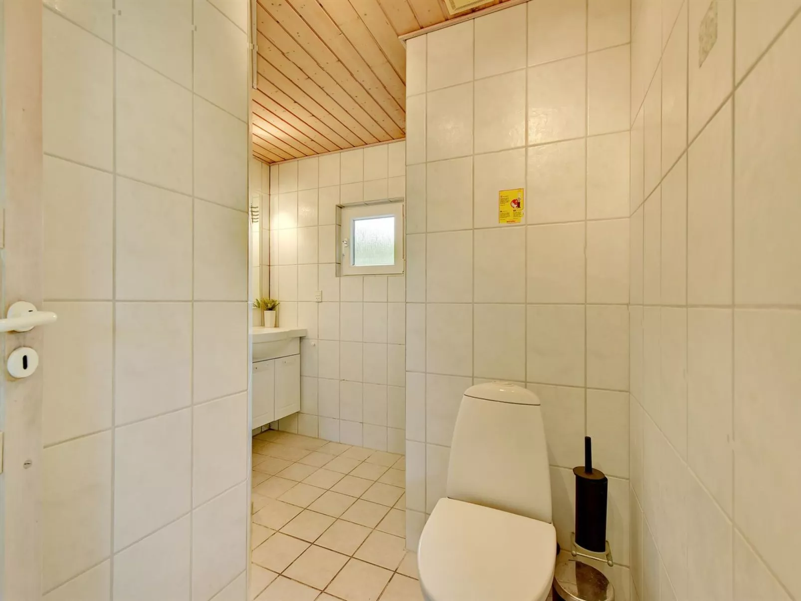 "Peder" - 950m from the sea-Inside