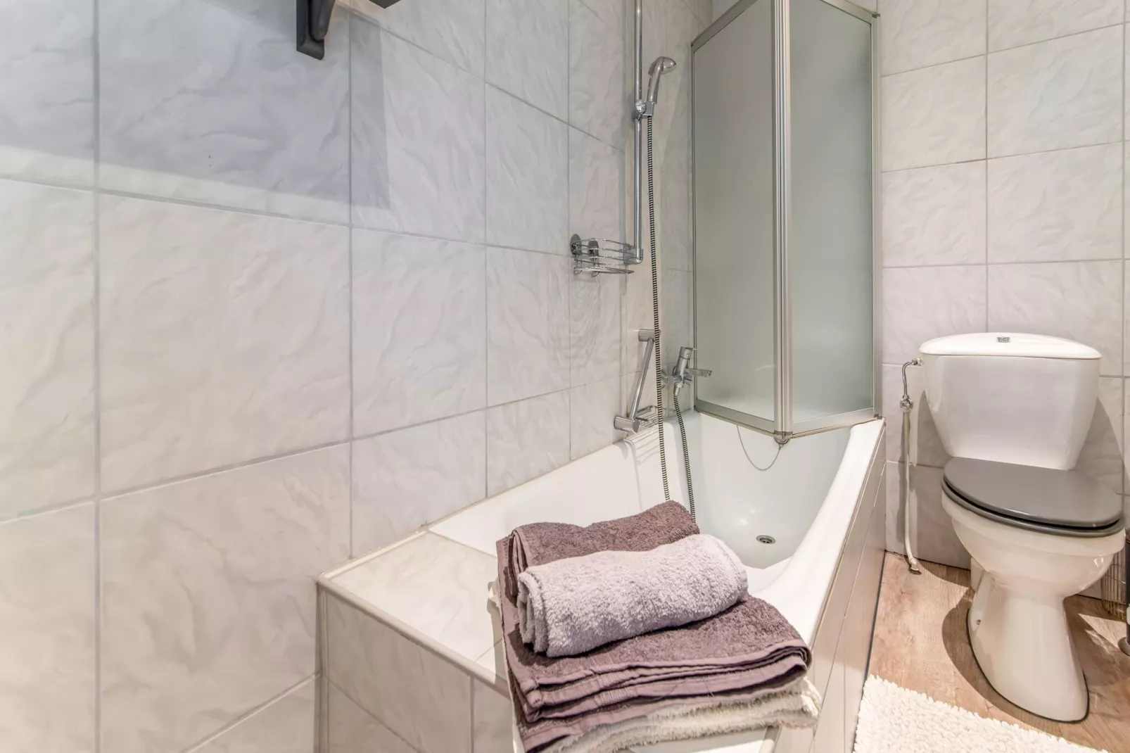 Cottage 89-Bathroom