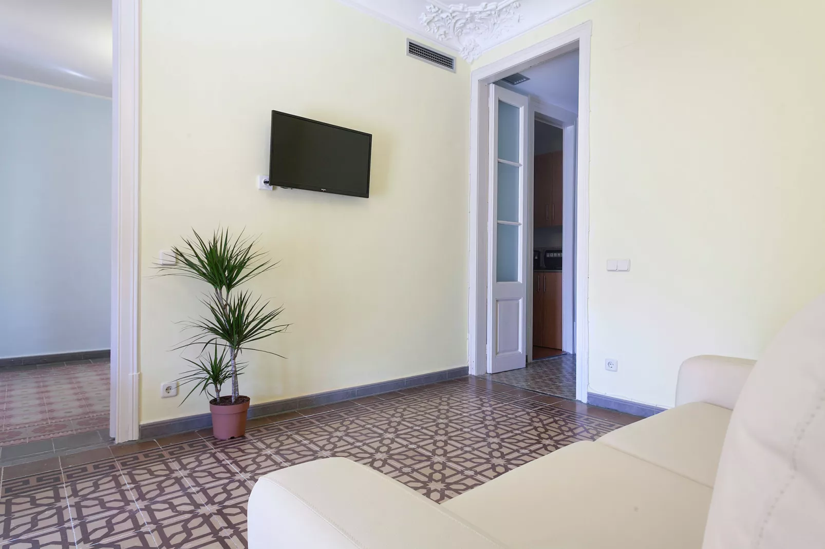 Rambla Paris Apartment-Living room