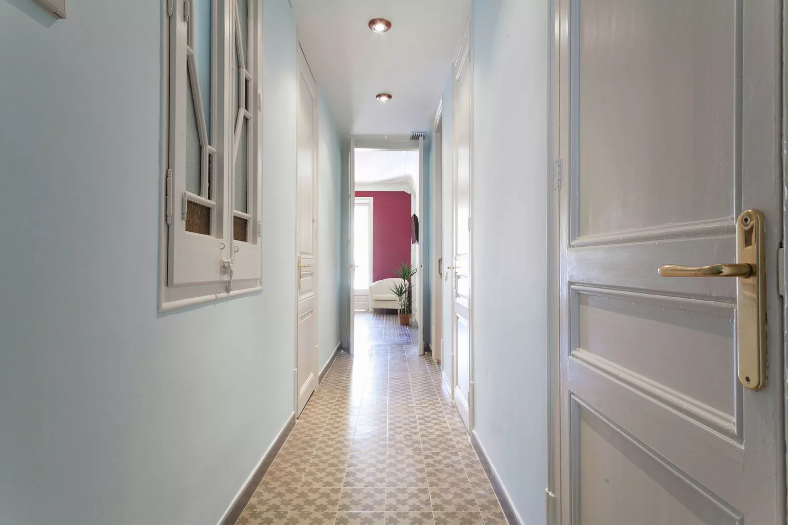 Rambla Paris Apartment-Landing
