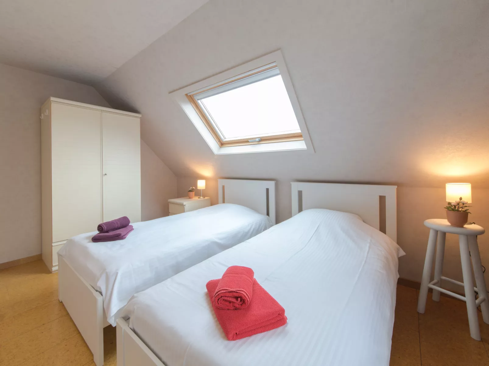 Villa Kievit with sauna and parking-Dedans