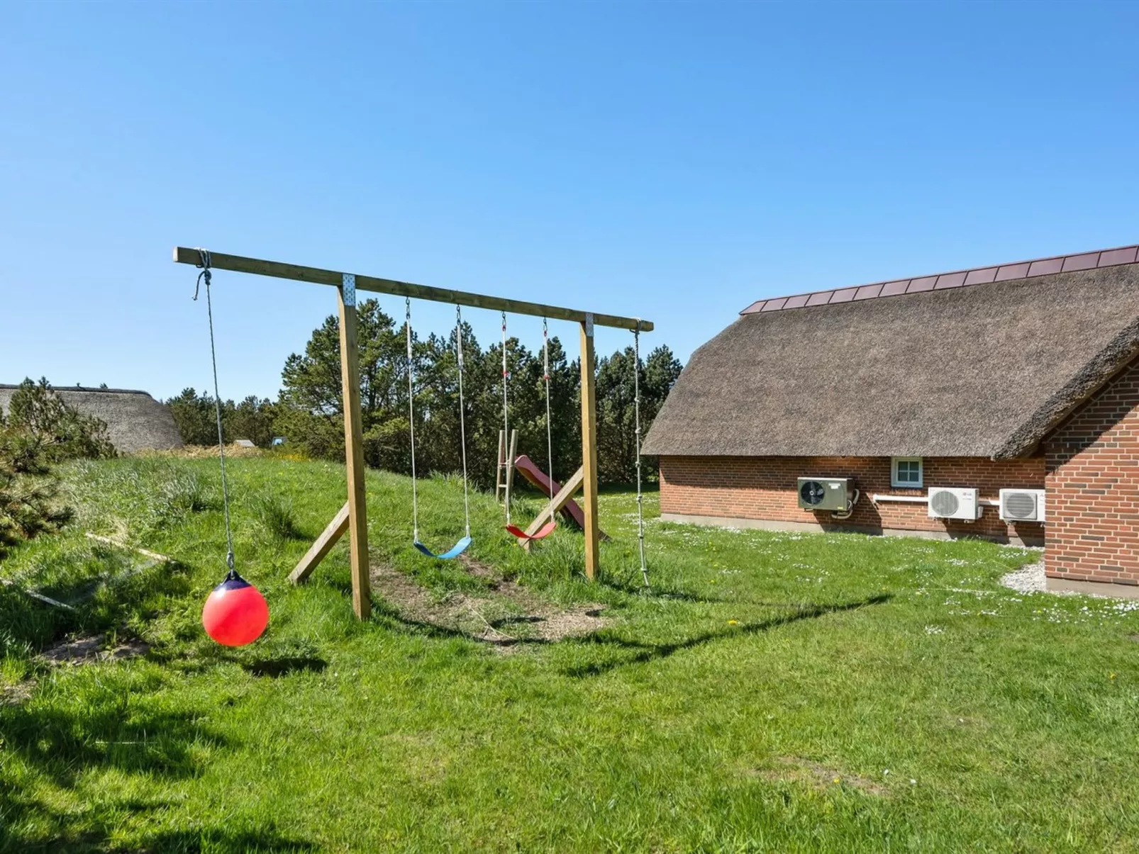 "Jorkin" - 1.8km from the sea-Outside