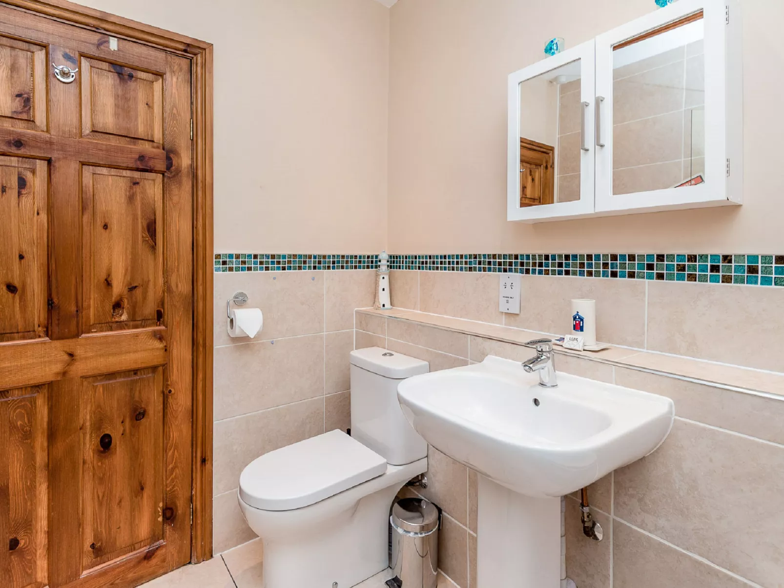 1 School Cottages-Inside