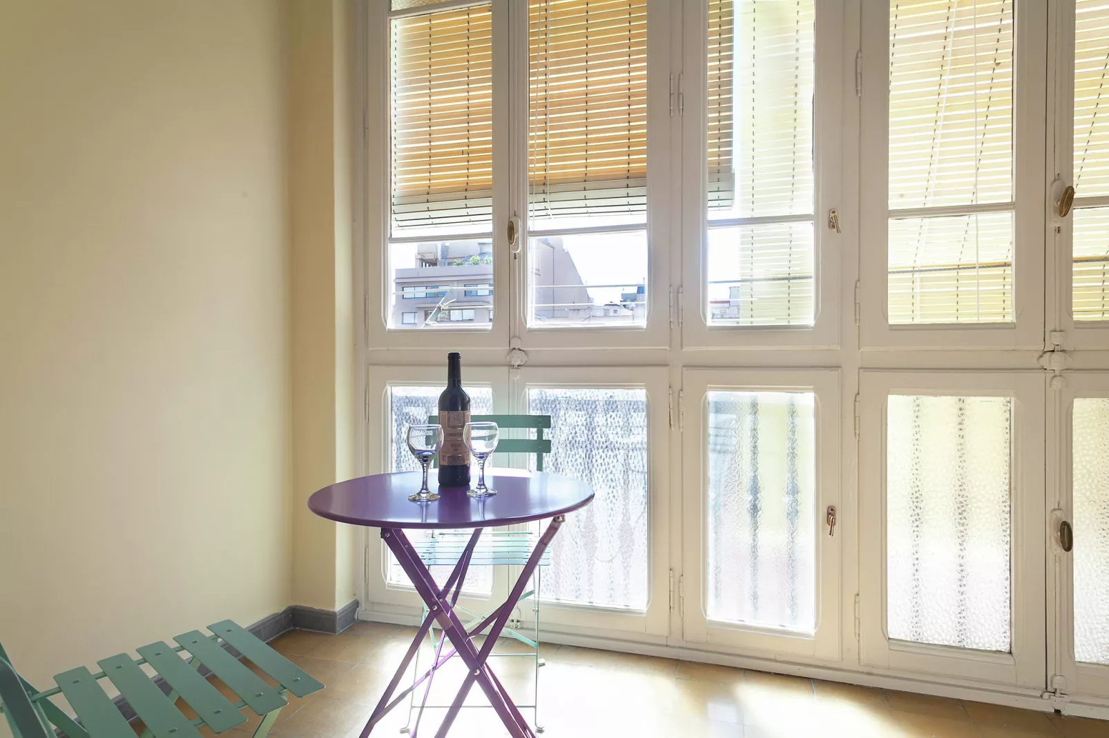 Rambla Paris Apartment-View summer