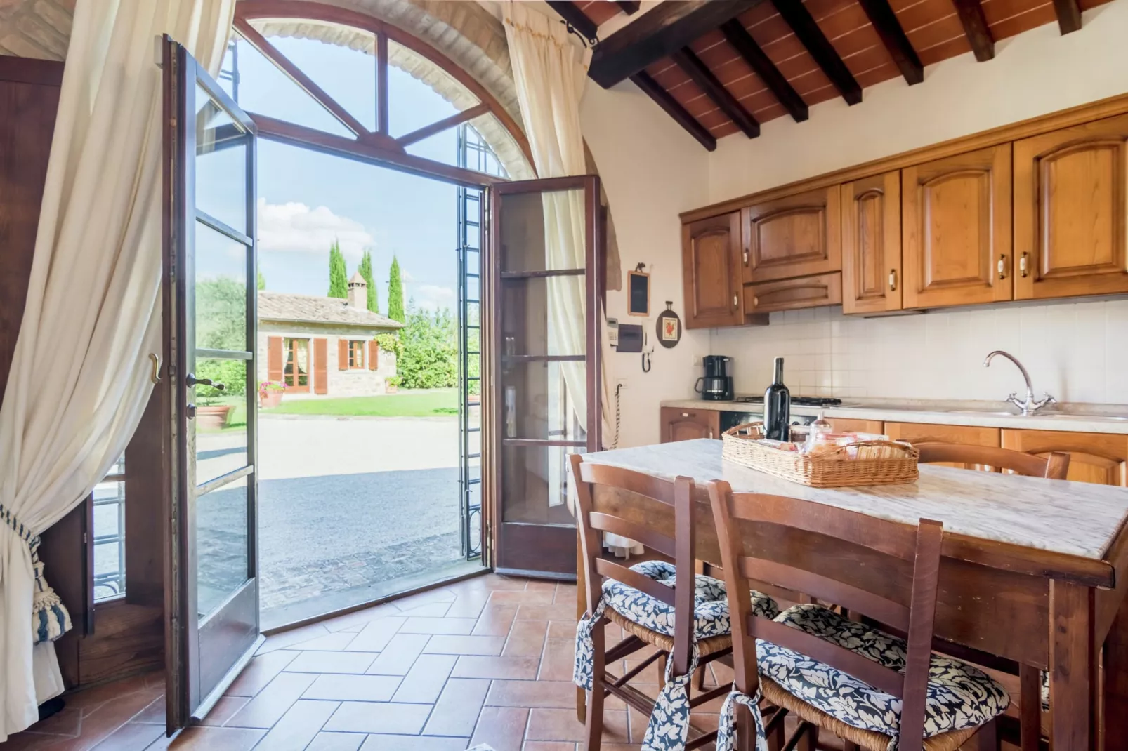 Cicerchia-Kitchen