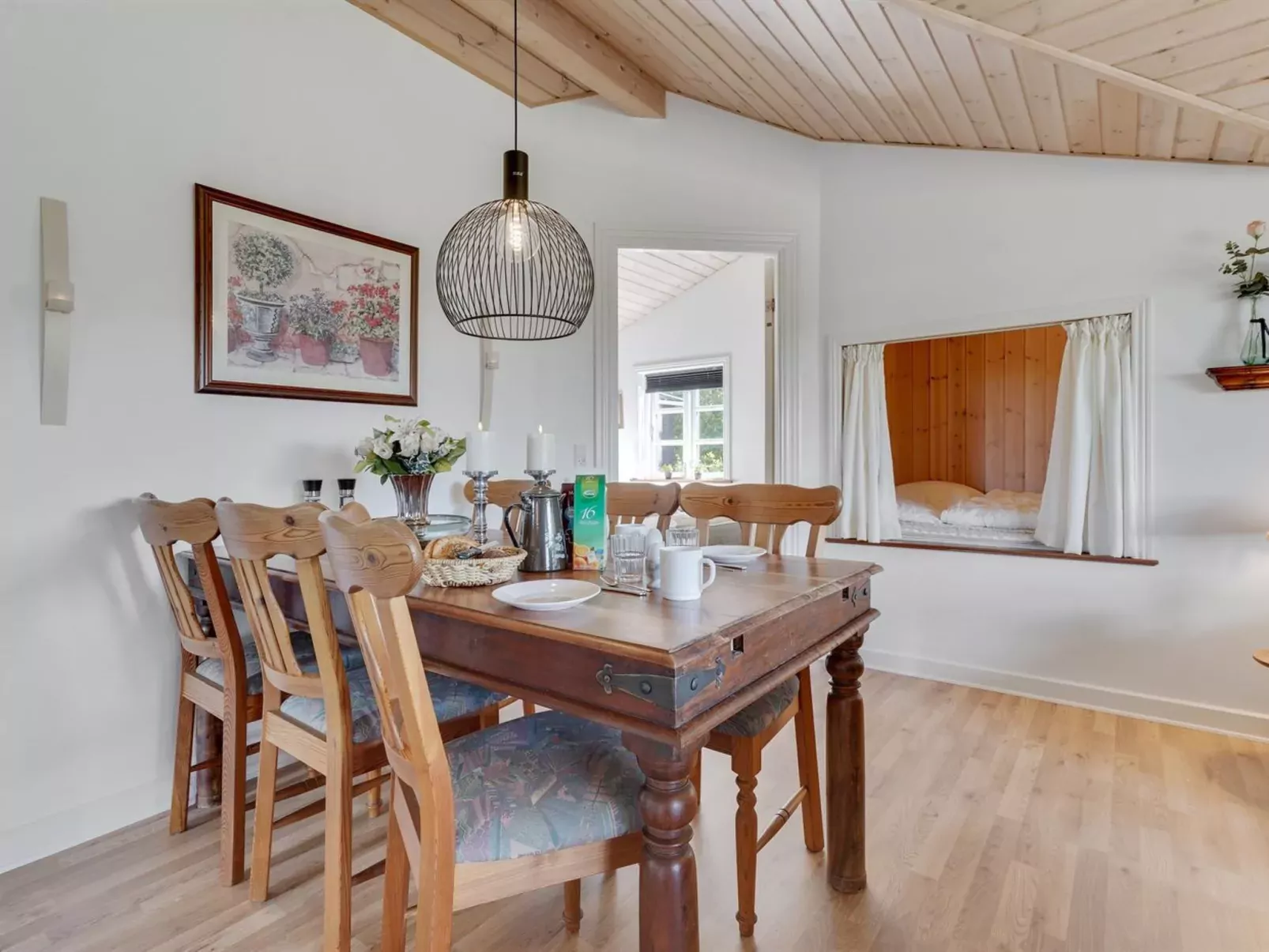 "Tolke" - 29km from the sea-Drinnen