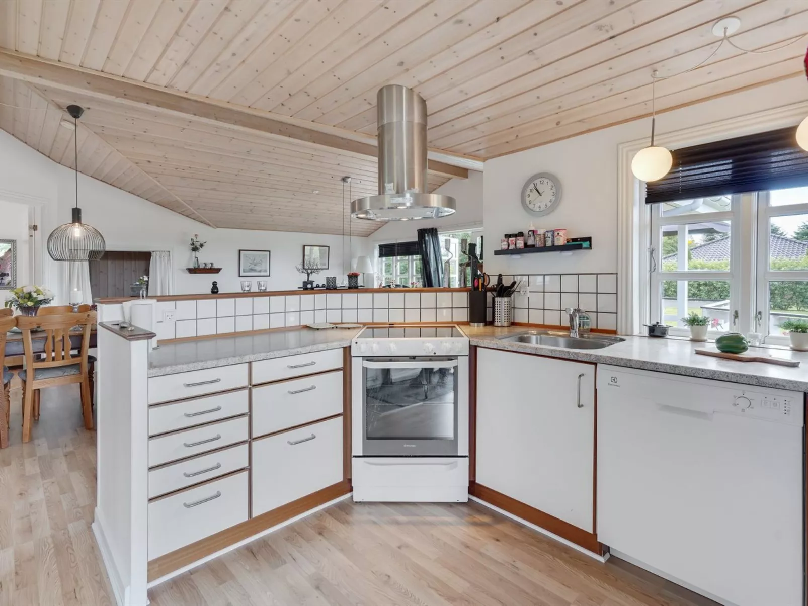 "Tolke" - 29km from the sea-Drinnen