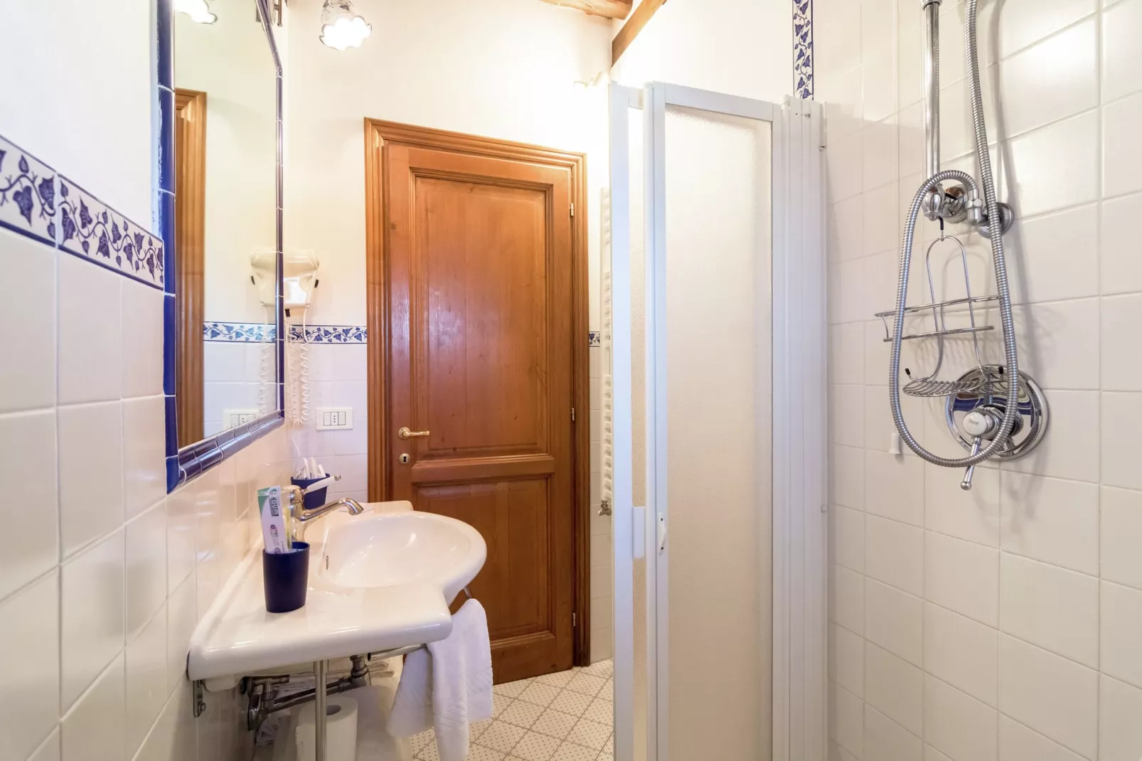 Cicerchia-Bathroom