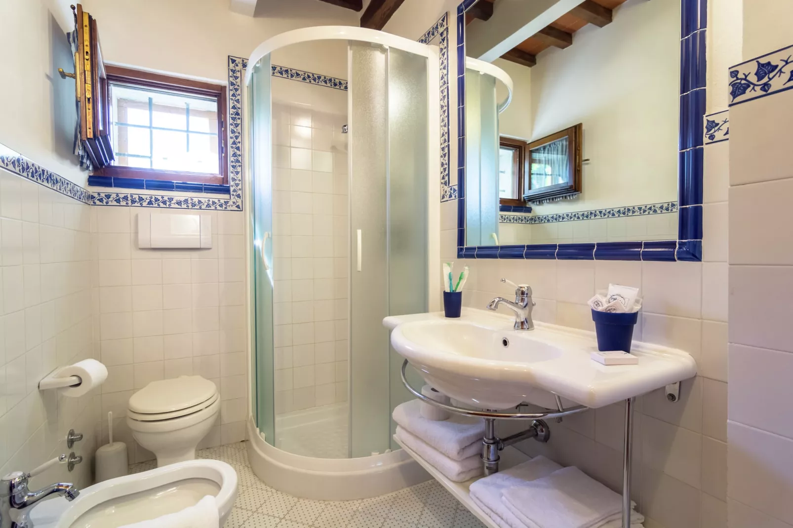 Cicerchia-Bathroom