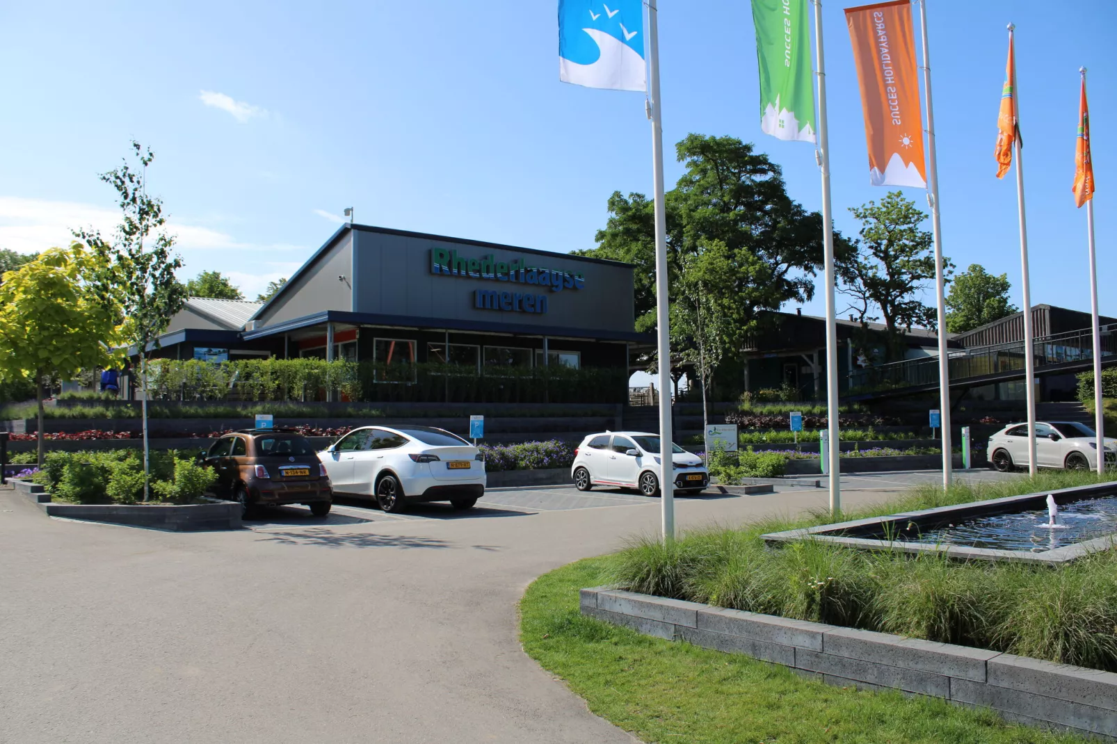Recreatiepark Rhederlaagse Meren 4-Park facilities