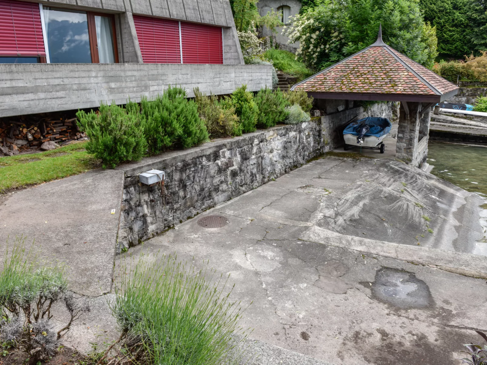 Duck House-Outside