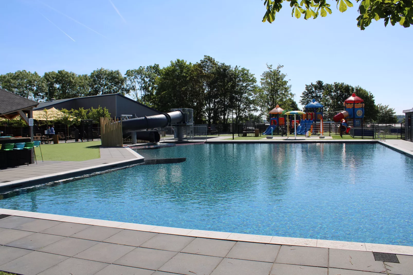 Recreatiepark Rhederlaagse Meren 4-Park facilities