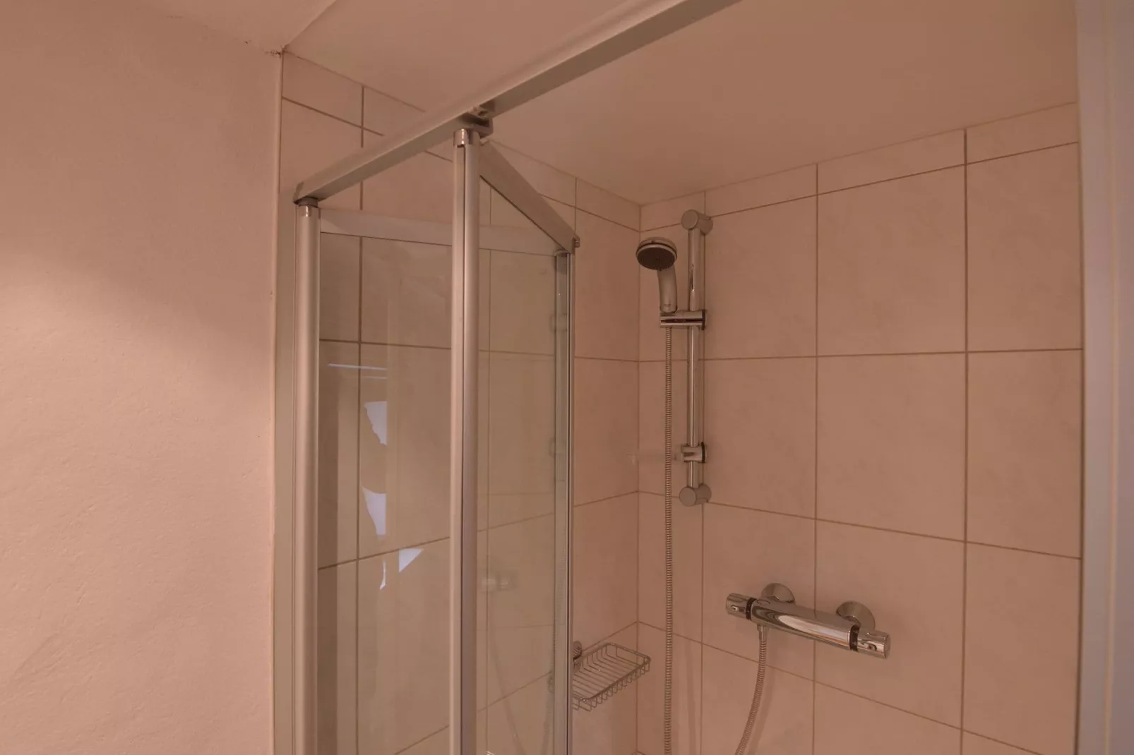 Gastehaus-Bathroom