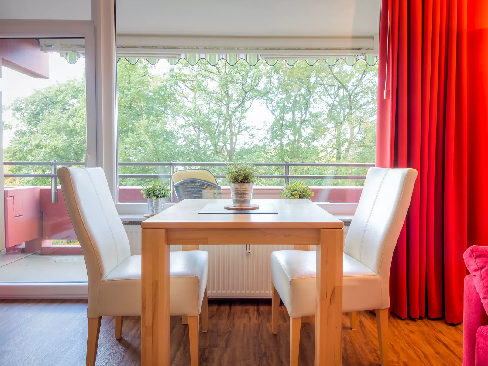 Hygge (B410)-Inside