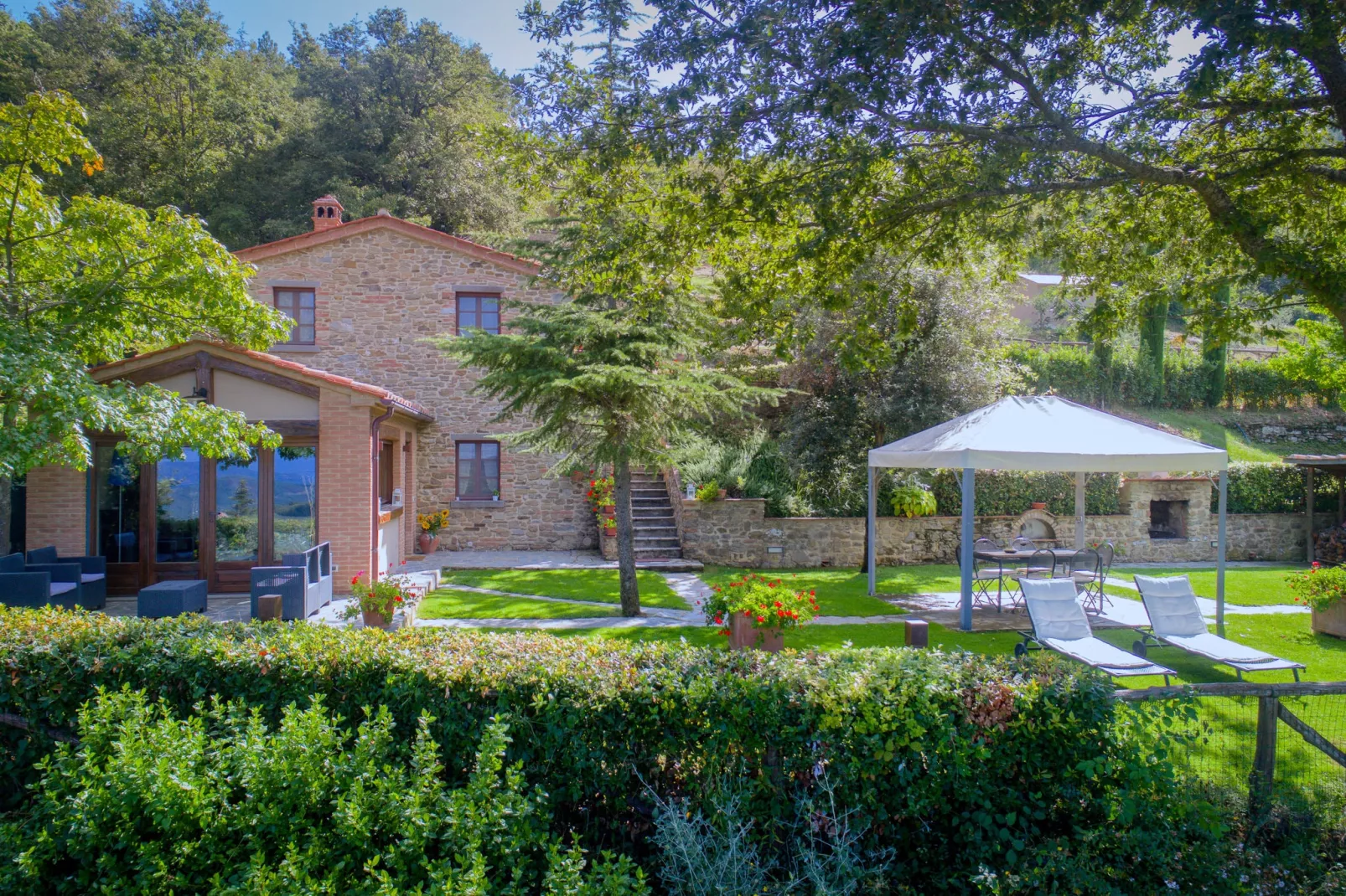 Villa Ginestra-Exterior summer
