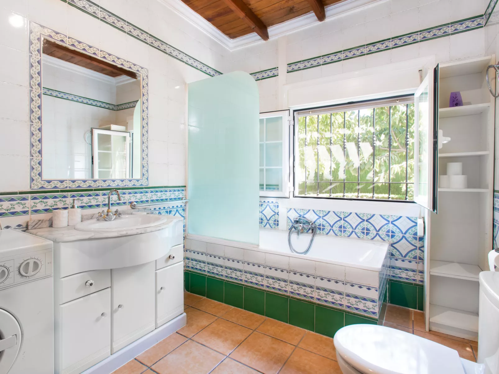 Villa Verde-Inside
