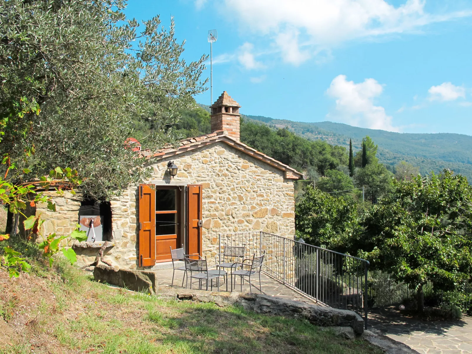 Bramasole-Outside