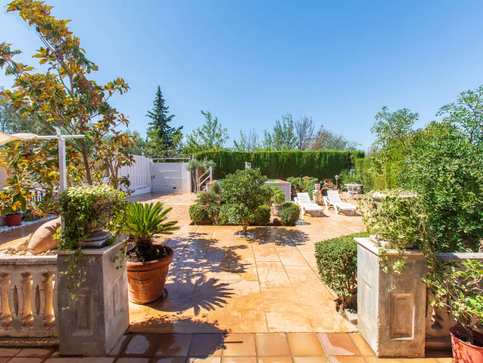 Villa Verde-Outside