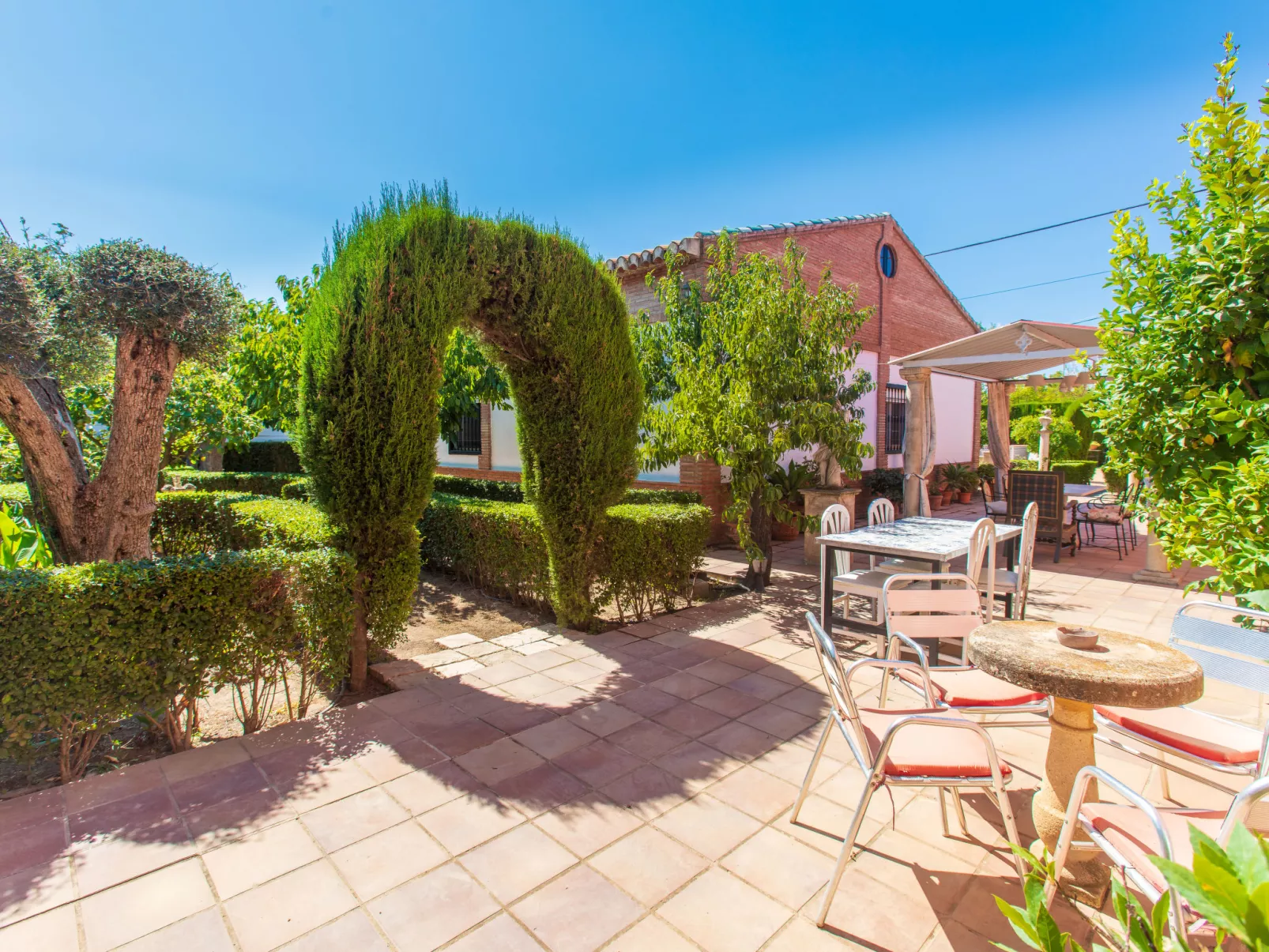 Villa Verde-Outside