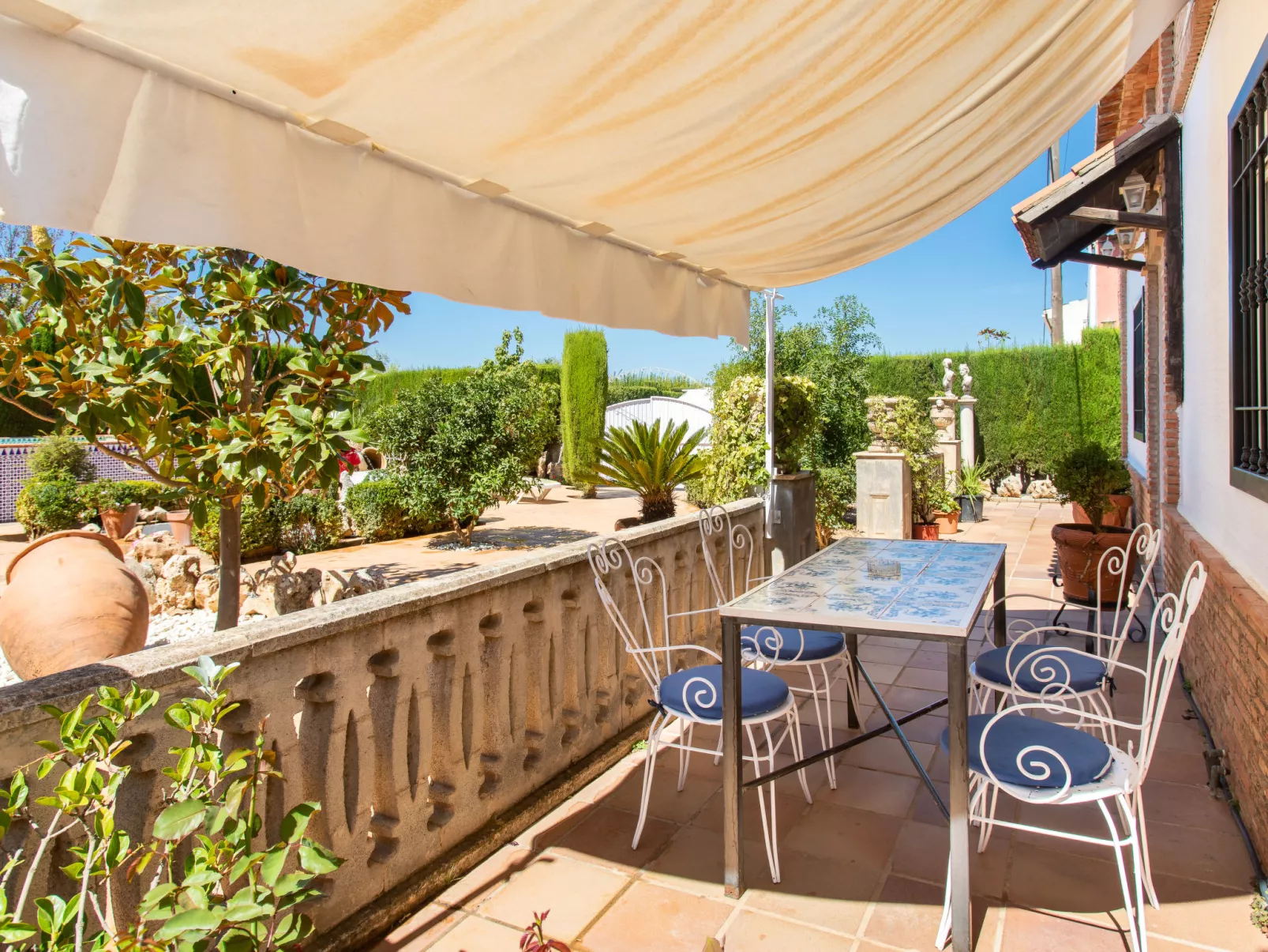 Villa Verde-Outside