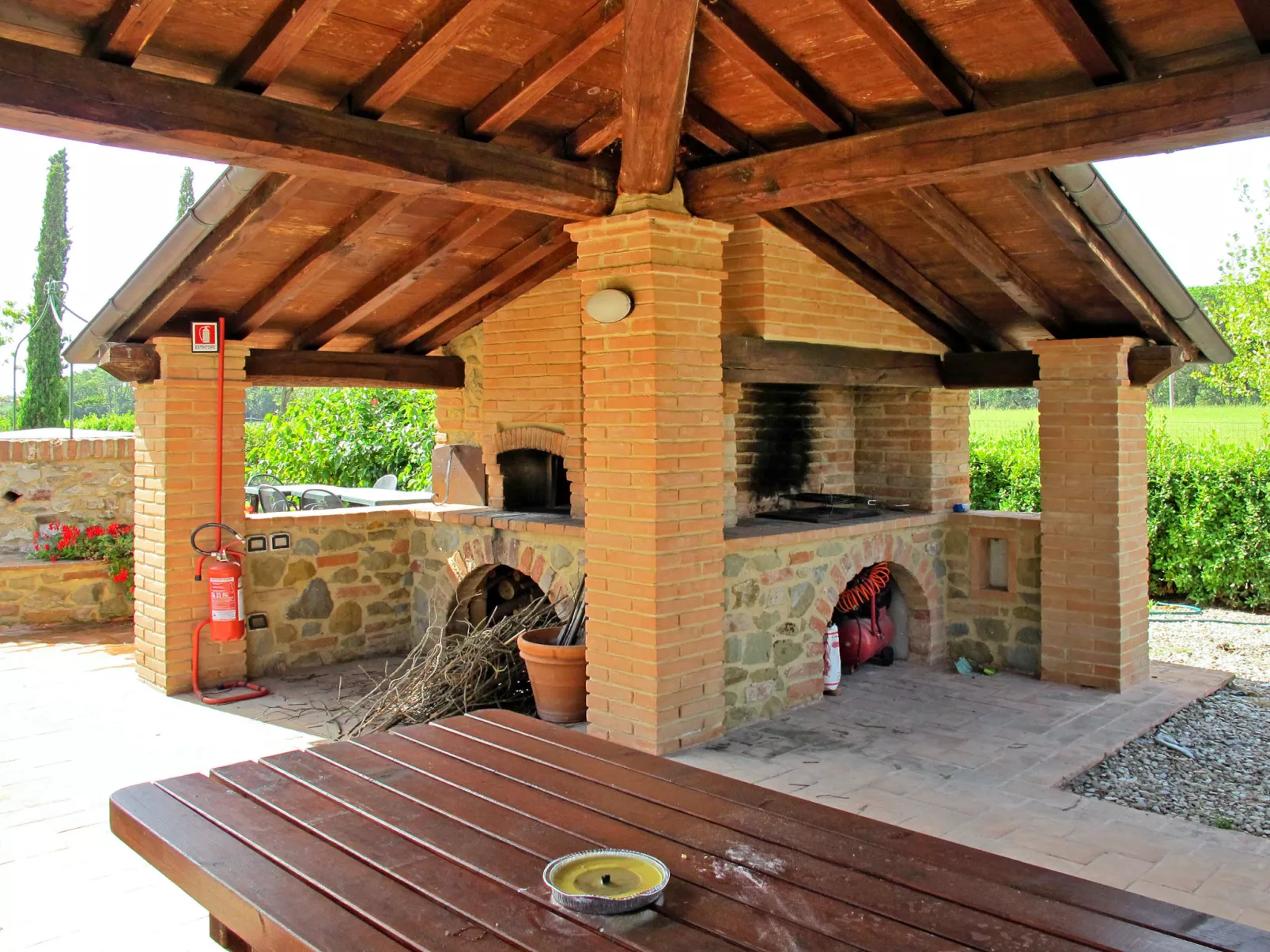Principe del Trasimeno-Outside