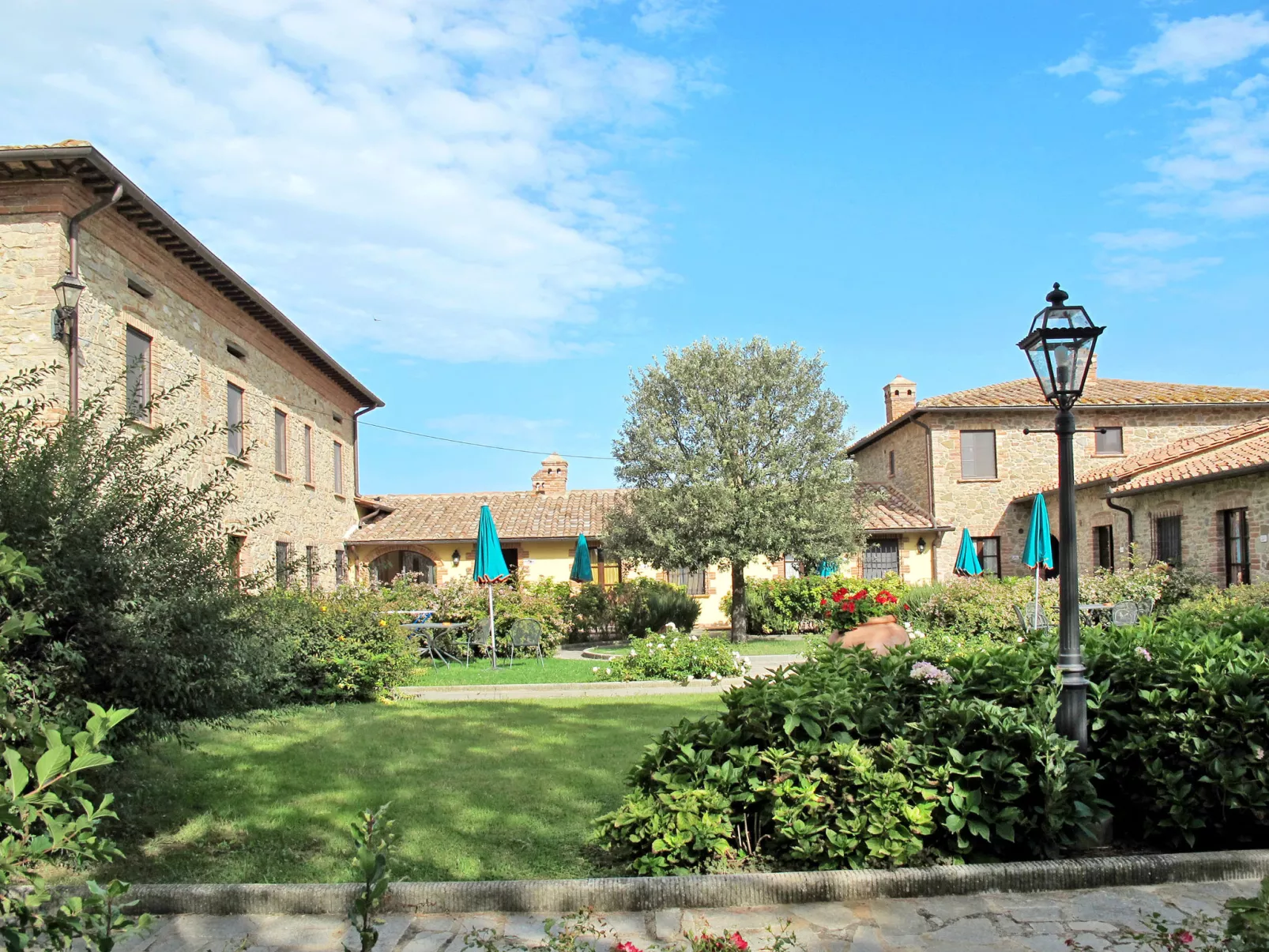 Principe del Trasimeno-Outside