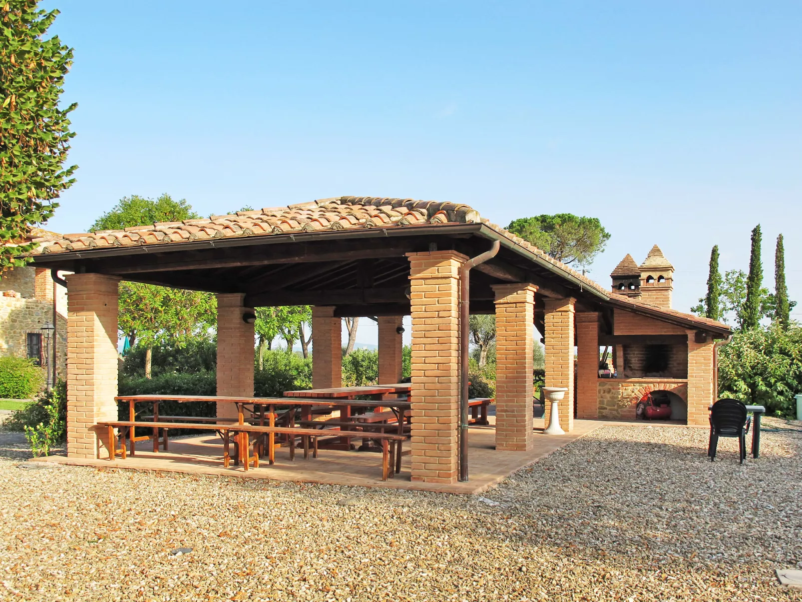 Principe del Trasimeno-Outside