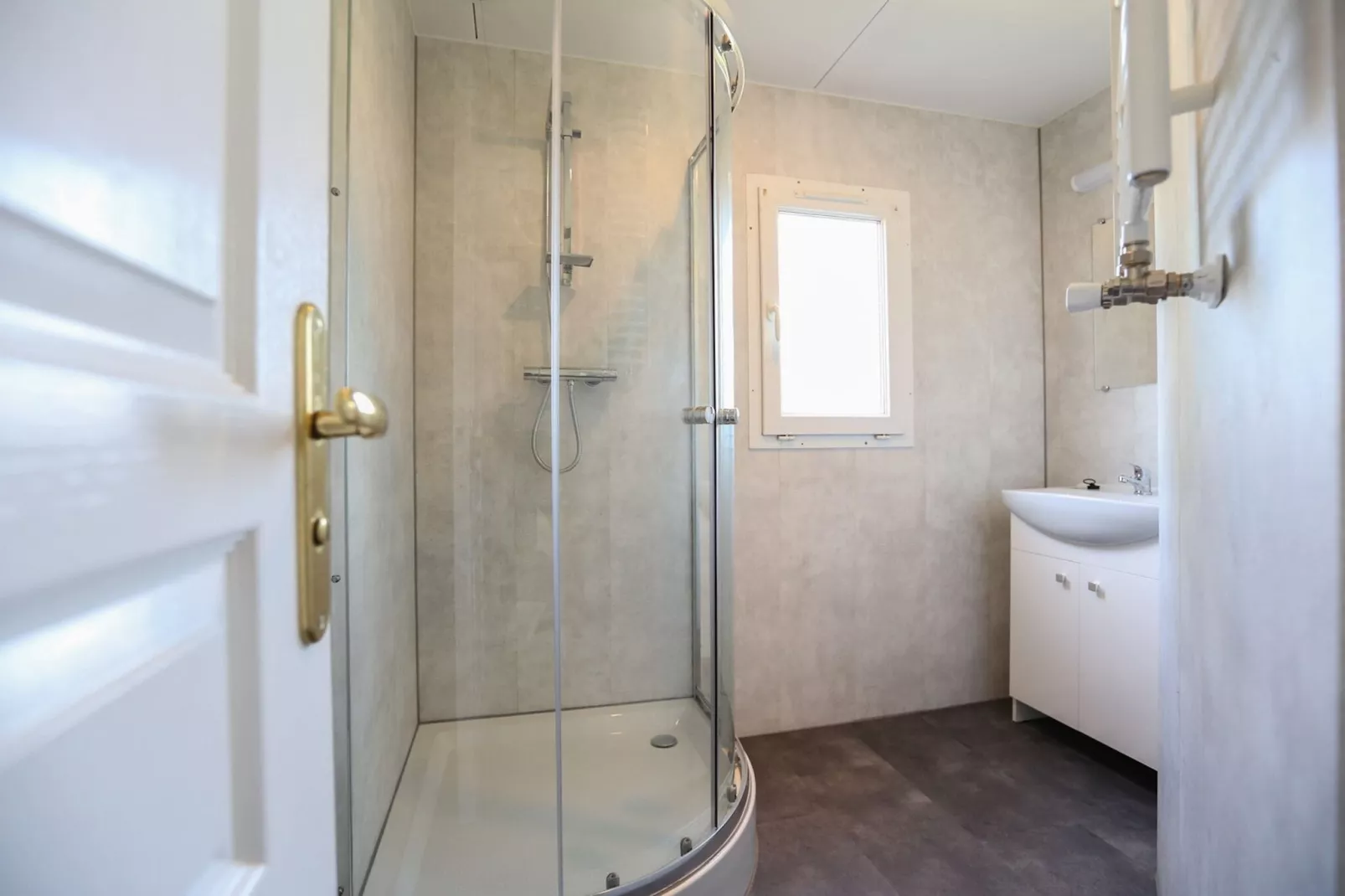 Recreatiepark Rhederlaagse Meren 5-Bathroom