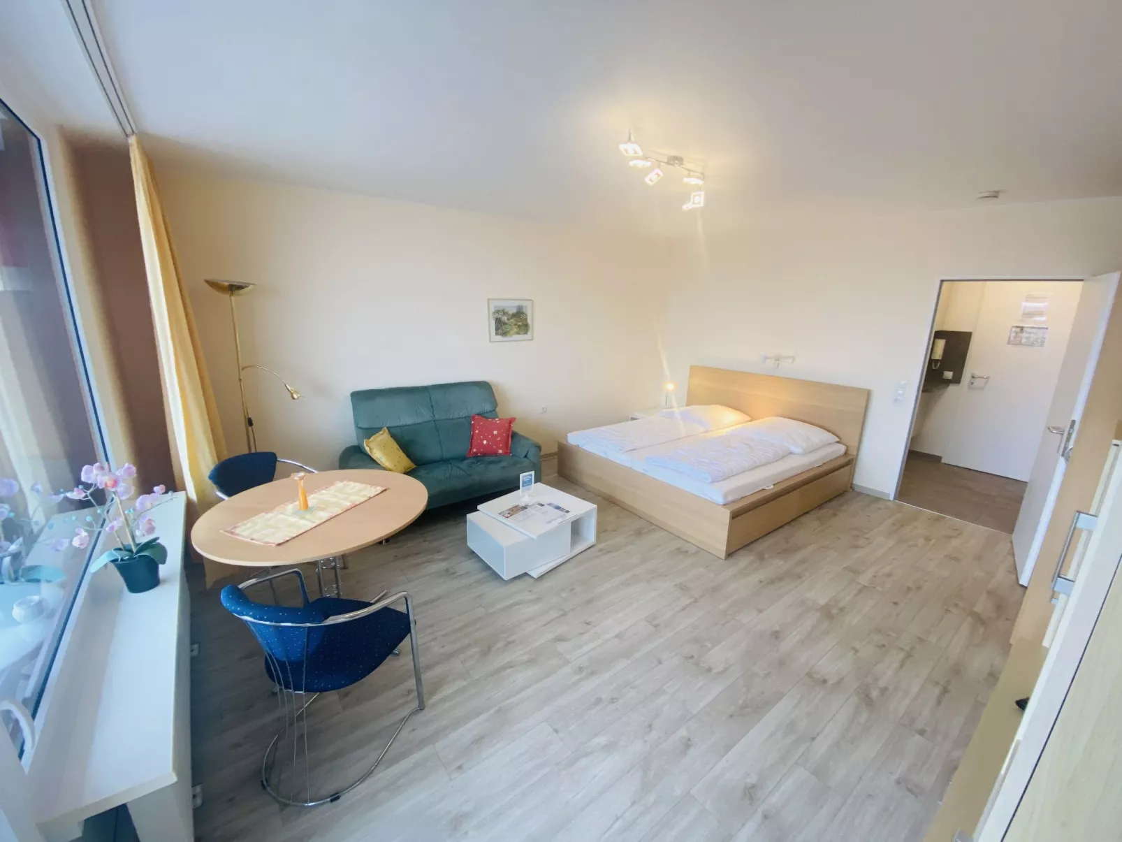 Sonnenschein (B807)-Inside