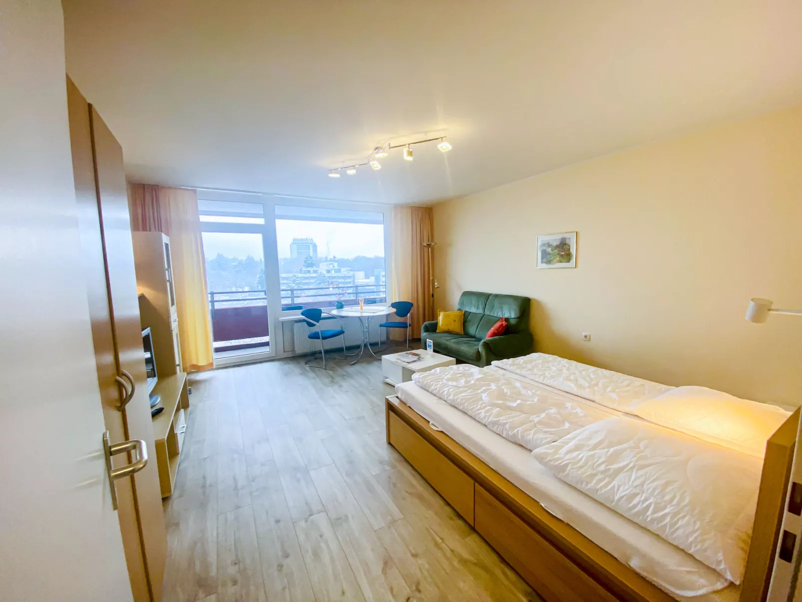 Sonnenschein (B807)-Inside