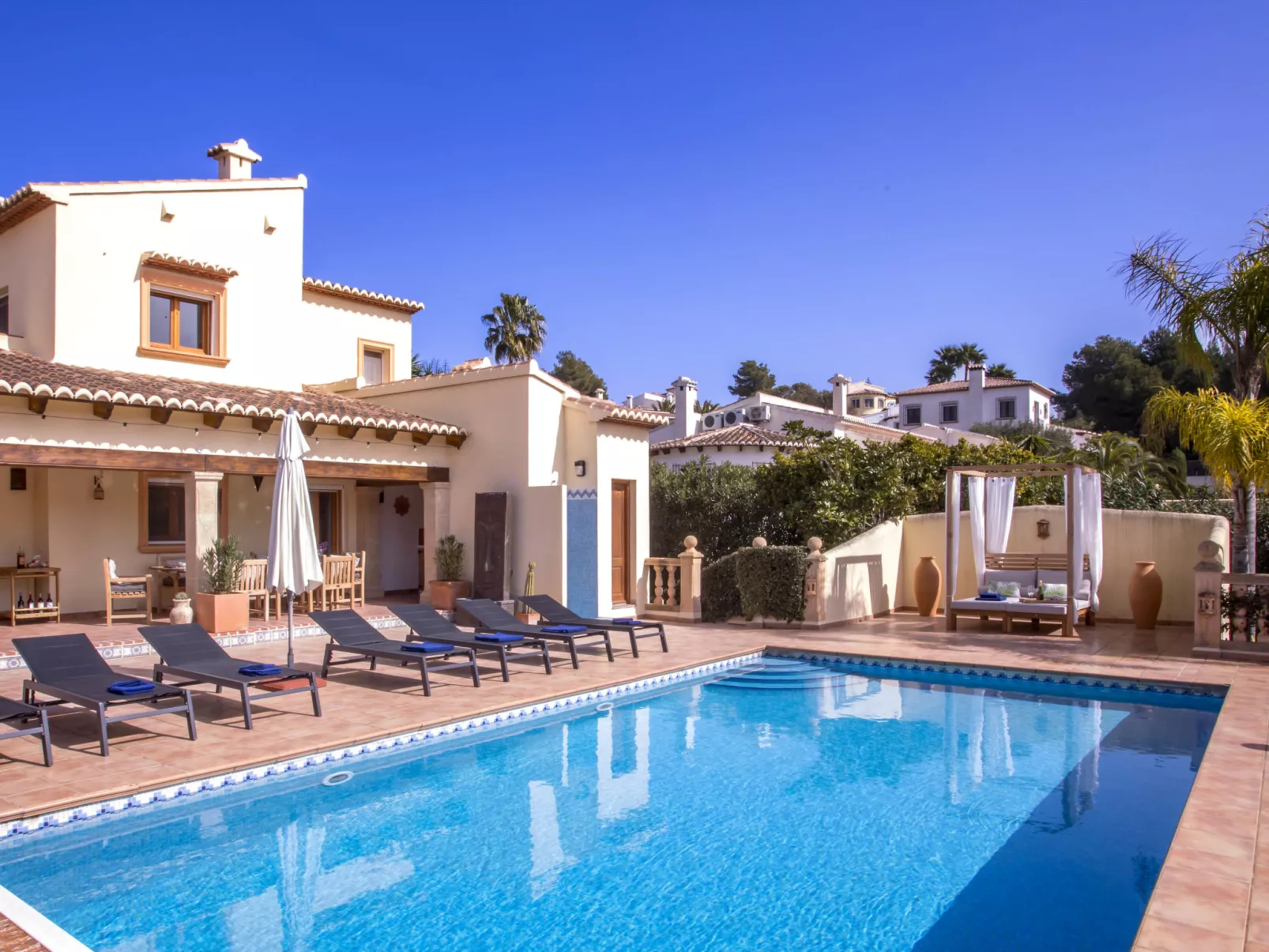 Villa Lantana-Outside
