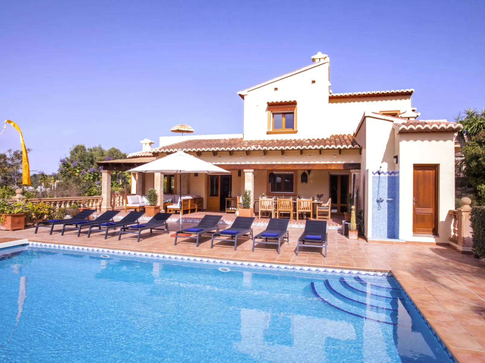 Villa Lantana-Outside