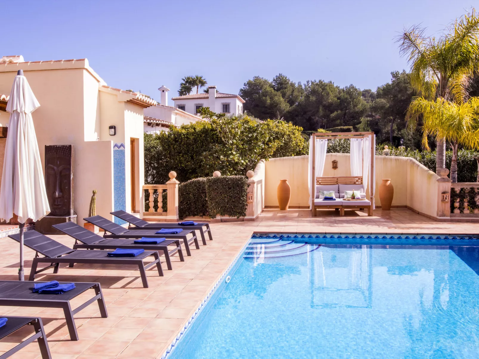 Villa Lantana-Outside