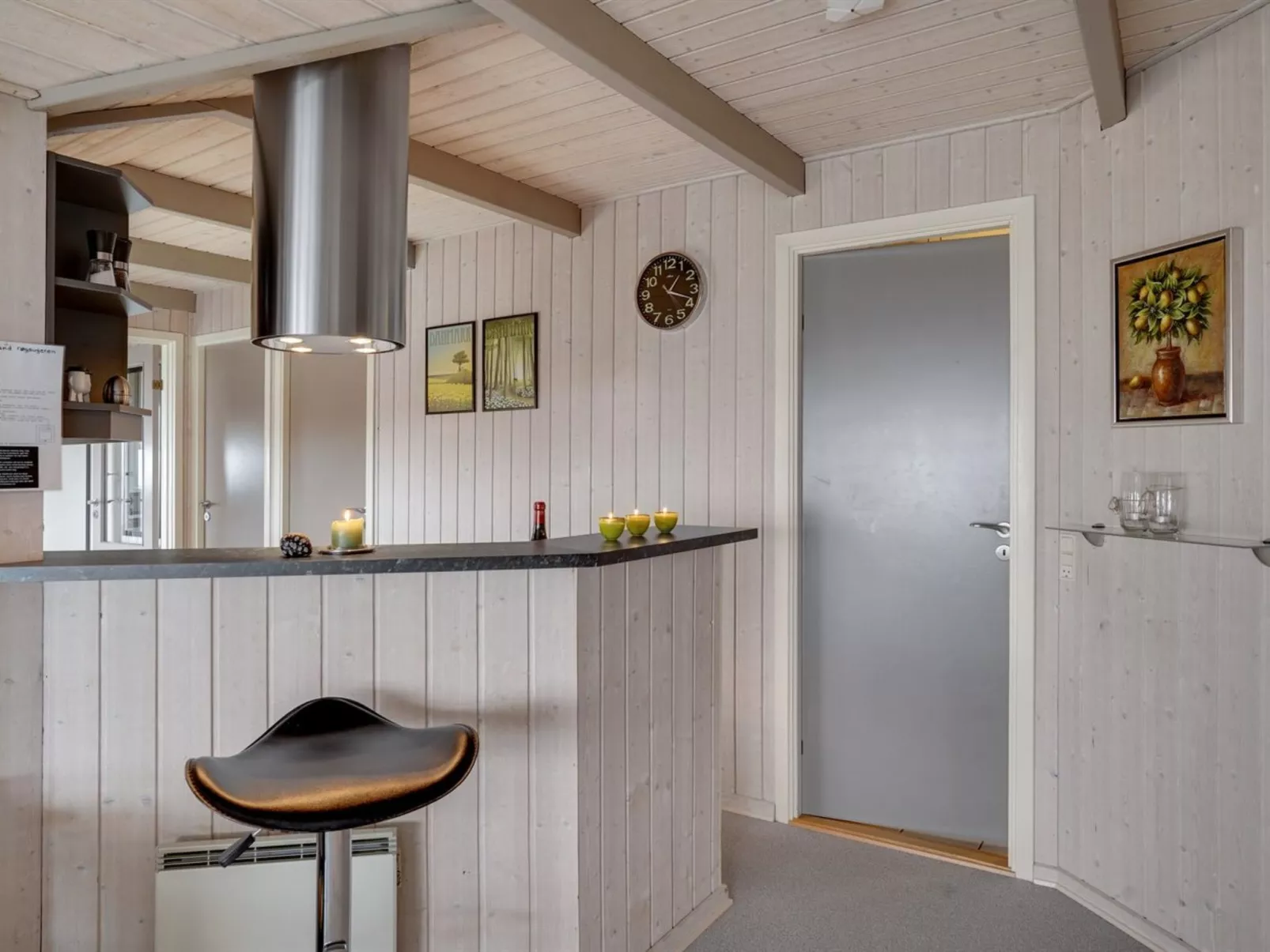 "Ebbeline" - 150m from the sea-Inside