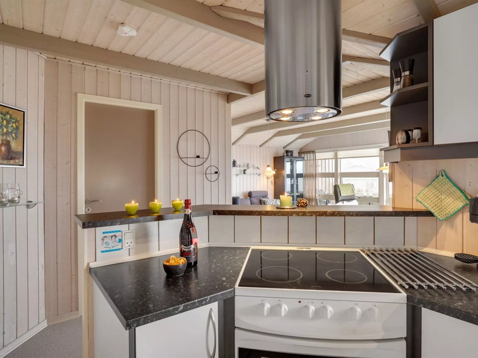 "Ebbeline" - 150m from the sea-Inside