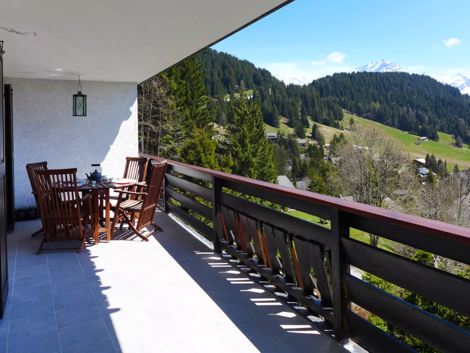 Savoie 1-Outside