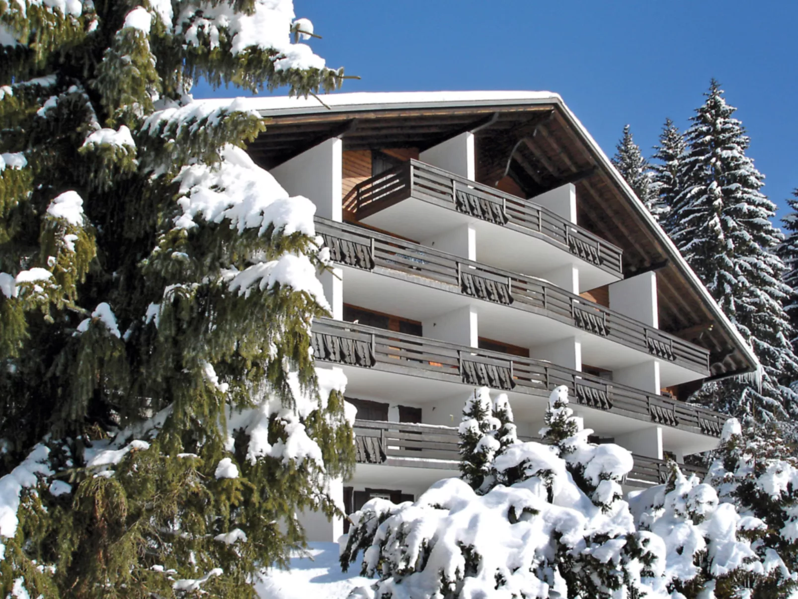 Savoie 1-Outside