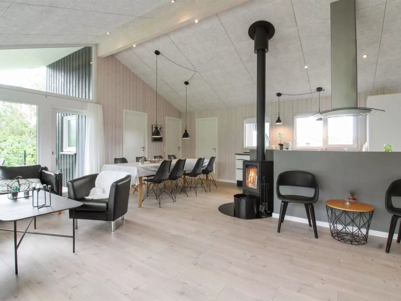 "Franke" - 1.1km from the sea-Inside