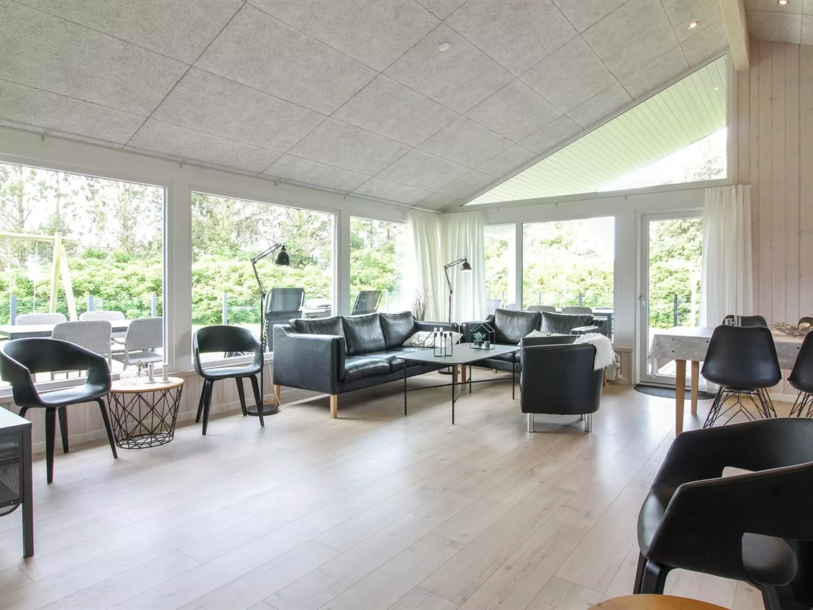 "Franke" - 1.1km from the sea-Inside