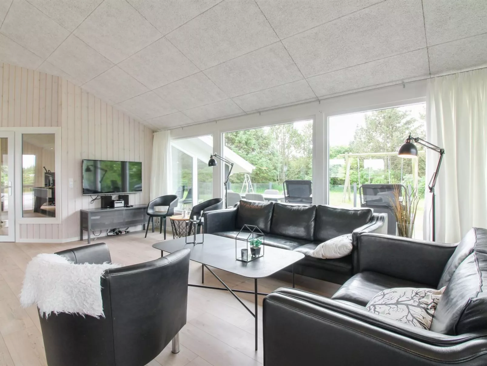 "Franke" - 1.1km from the sea-Inside