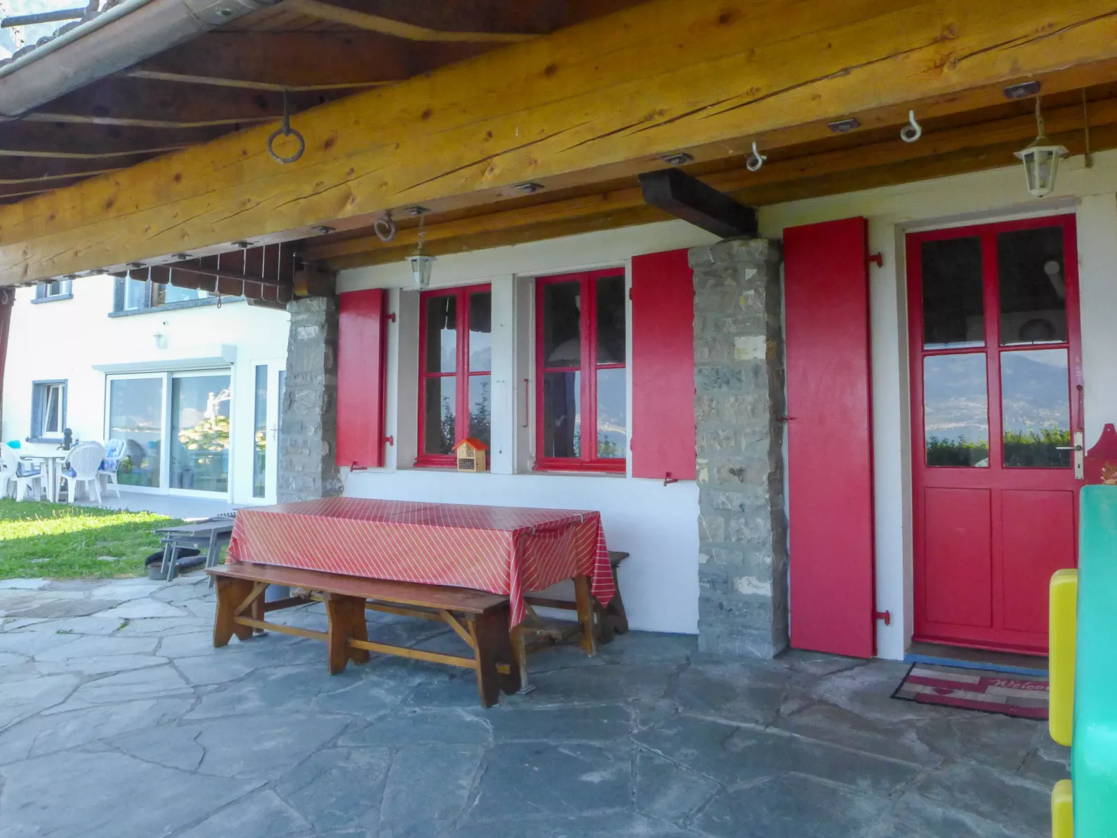 Le Cabanon-Outside