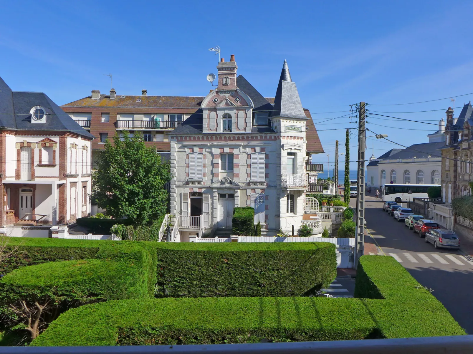 Le Manoir du Casino-Dehors