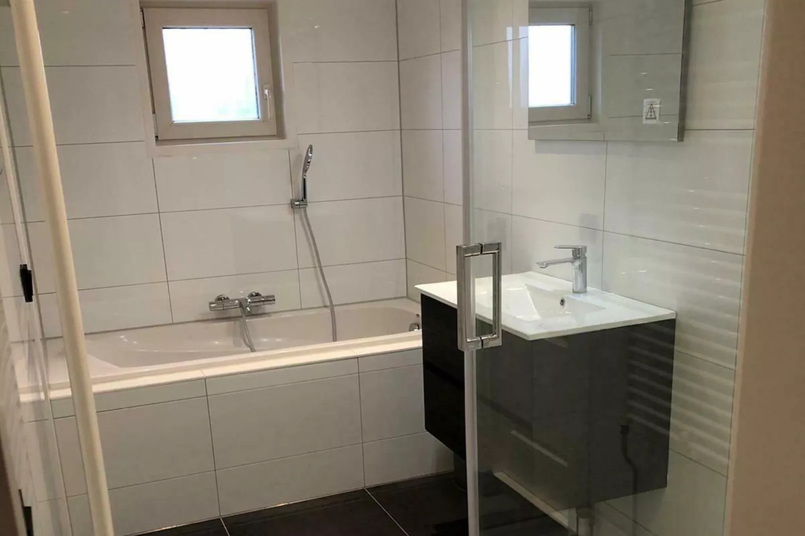 Recreatiepark Rhederlaagse Meren 7-Bathroom