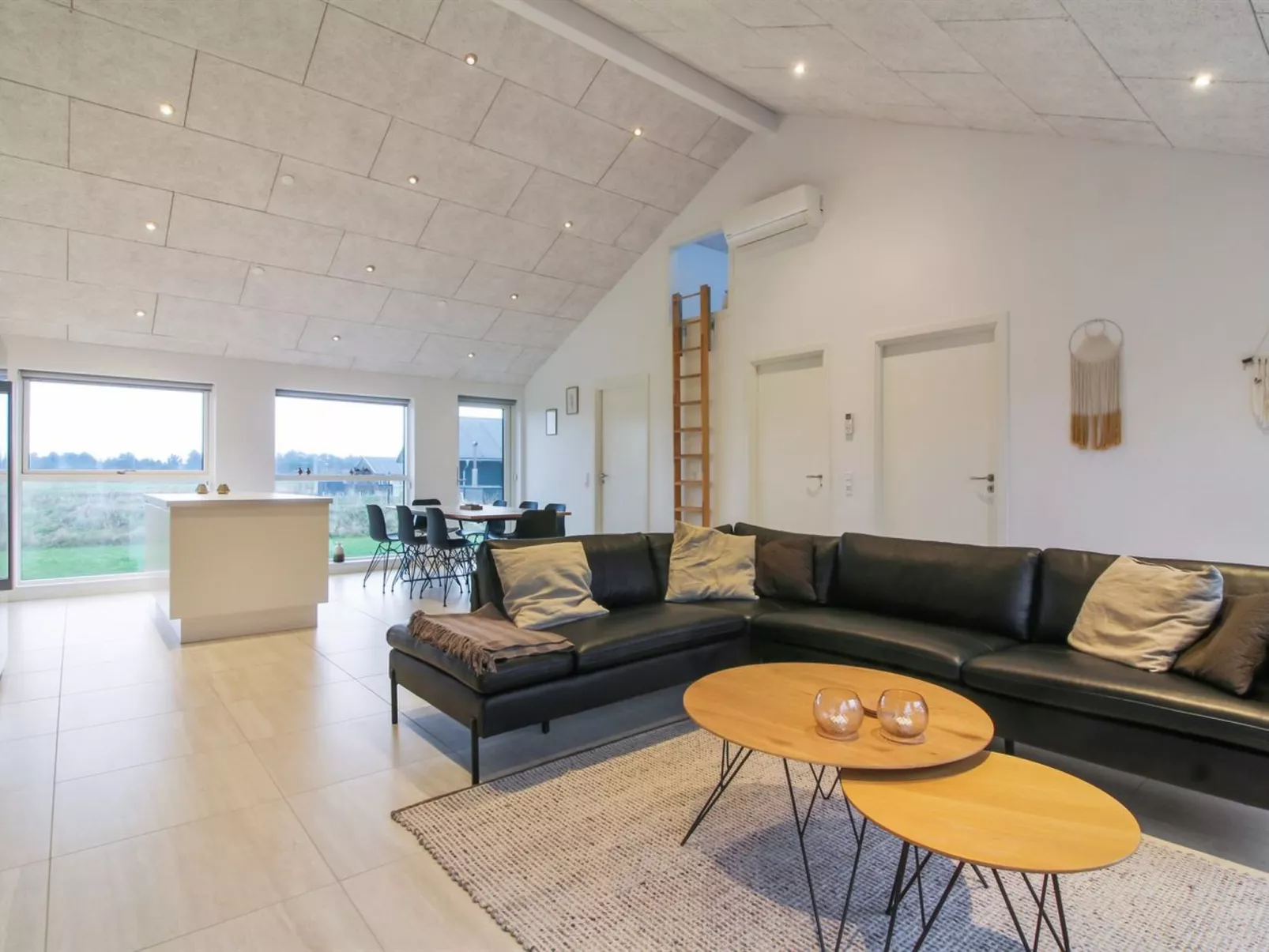 "Tatiane" - 1.5km from the sea-Inside