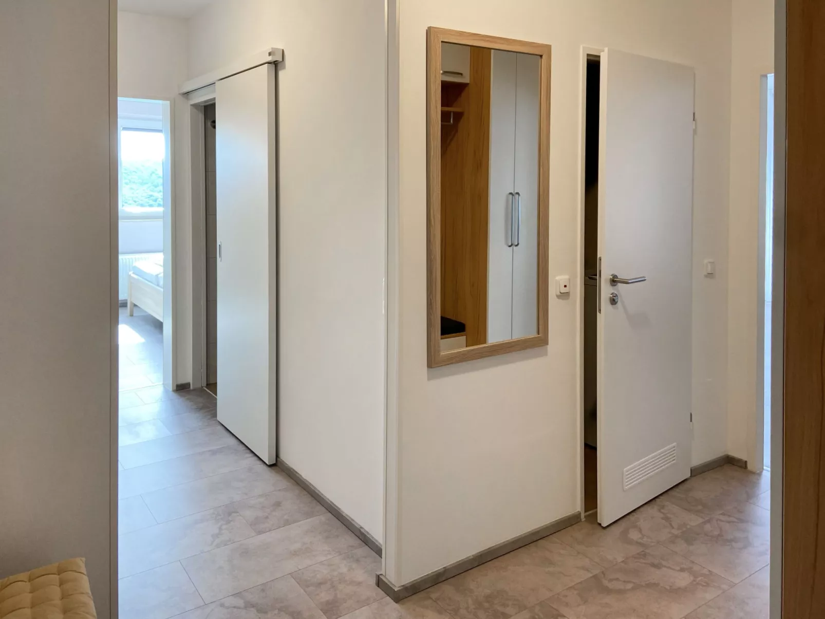 Horizont (B1014)-Inside