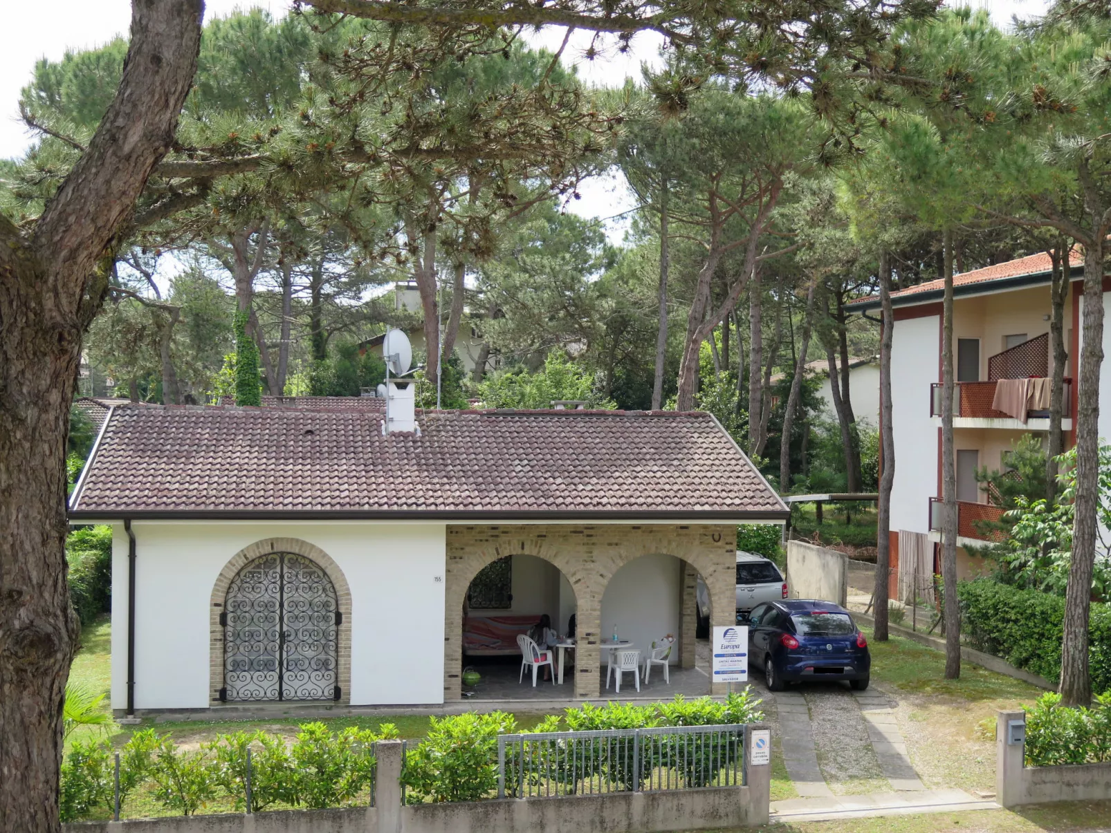 Villa Salvador-Dehors