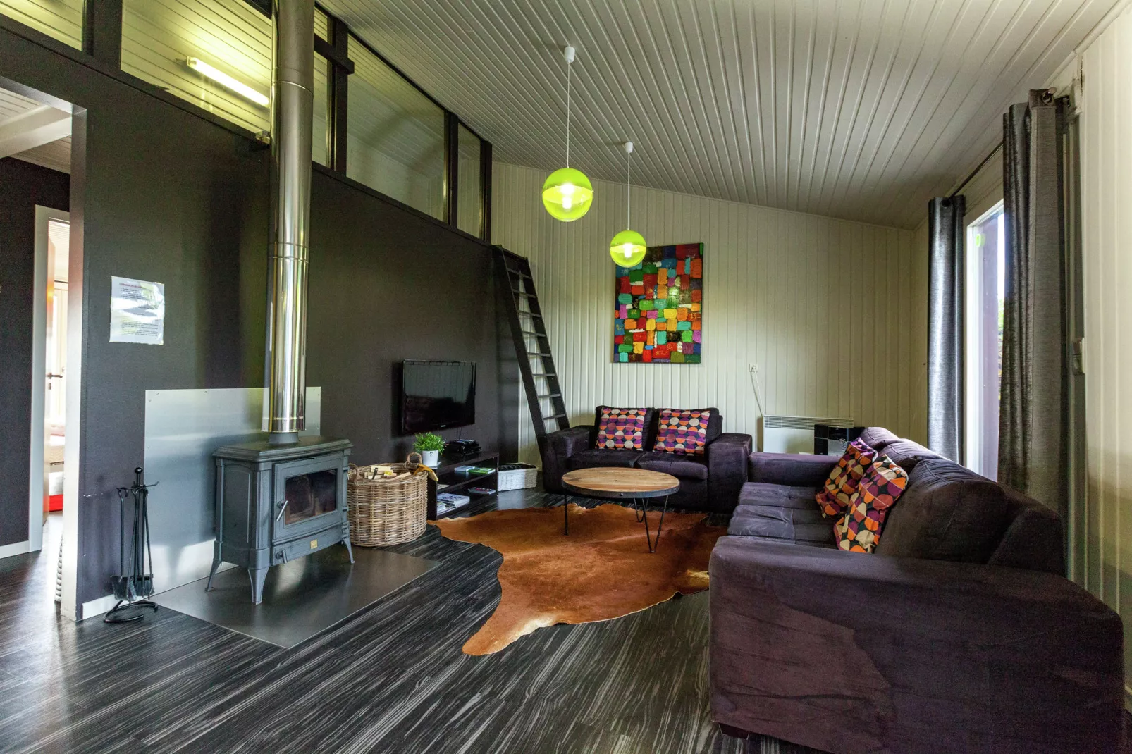 Chalet Orange-Living room
